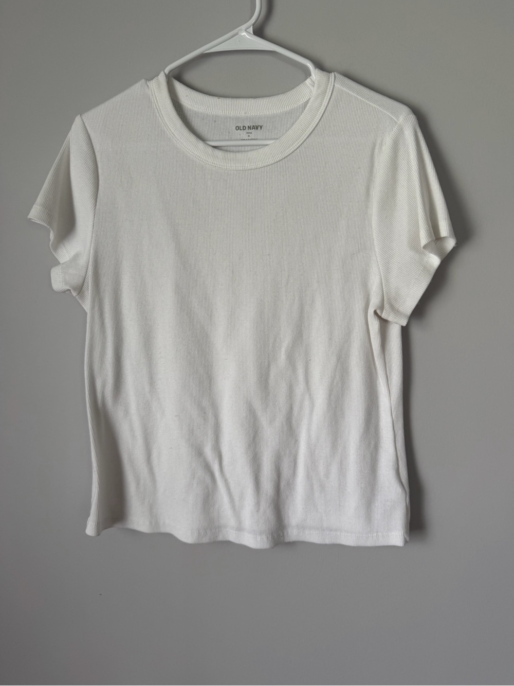 Old Navy White Short-Sleeve Ribbed Crew Tee